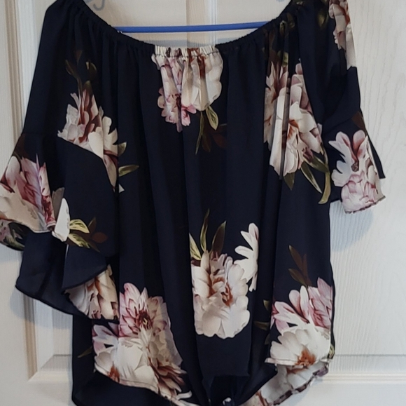 Floral Blouse - Picture 7 of 7